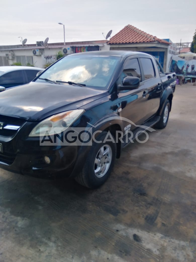 GMC Envoy 2013 (Diesel) - Angocarro