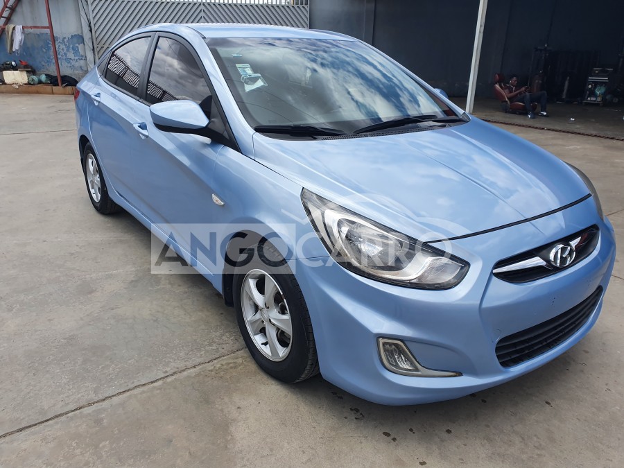 Hyundai accent 2015