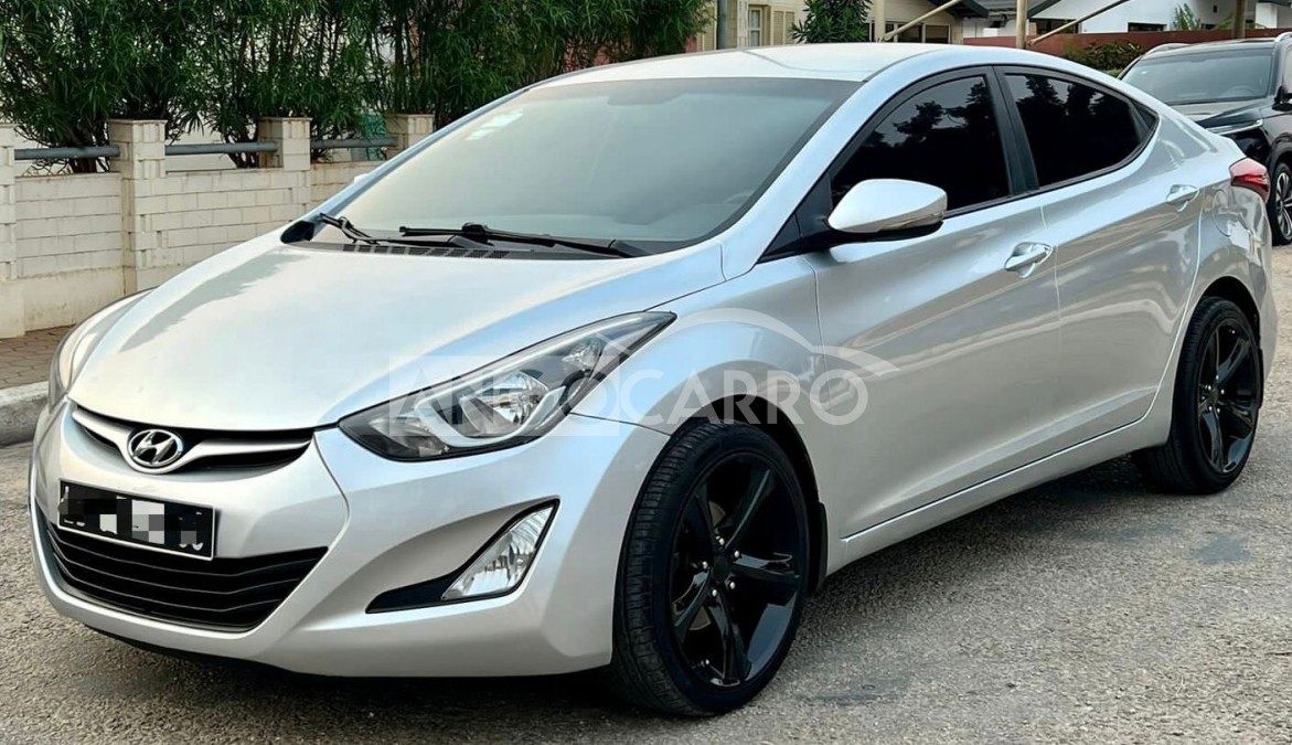 Hyundai Elantra 2016 (Gasolina) - Angocarro