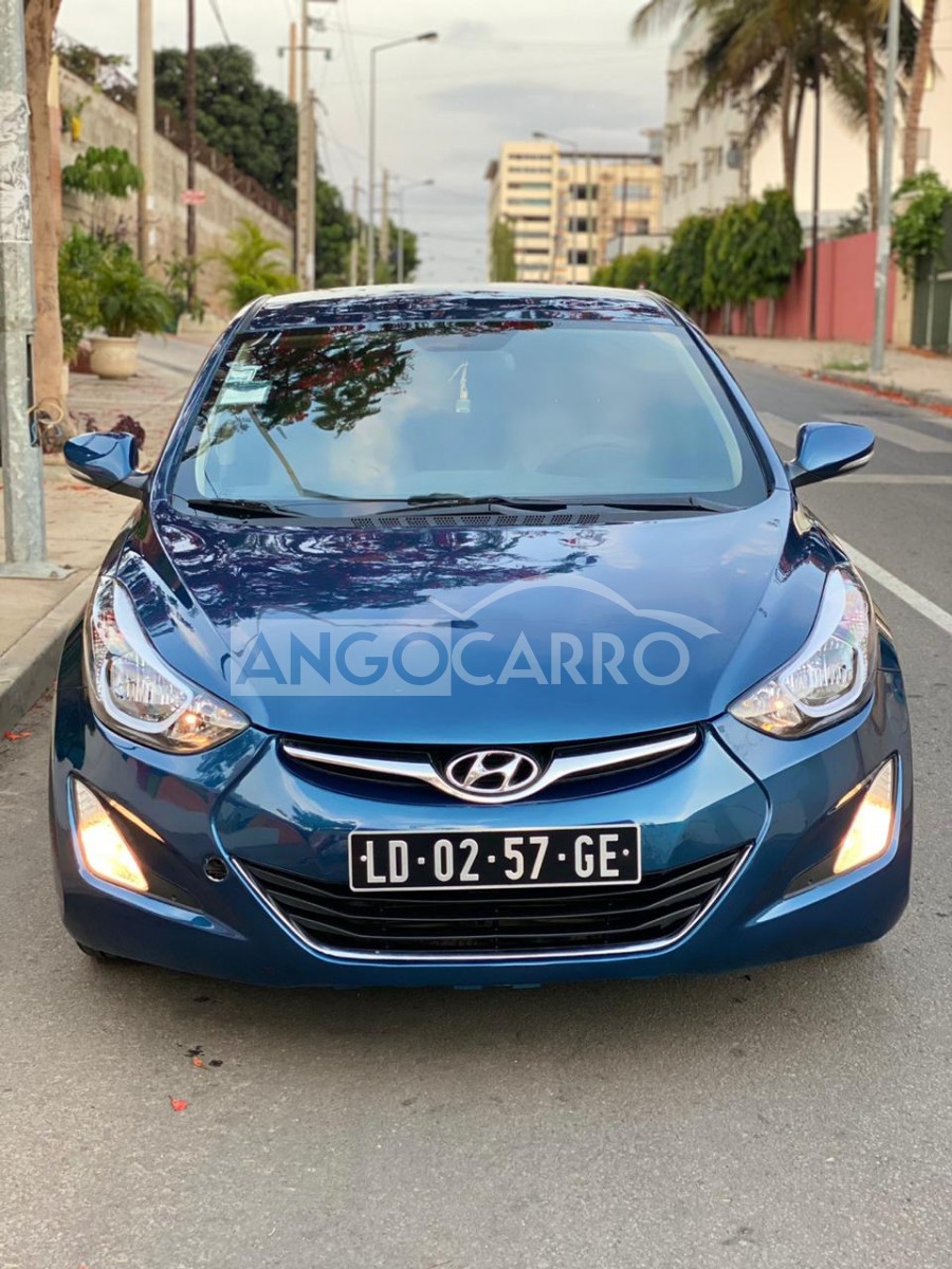 Hyundai Elantra 2016 (Gasolina) - Angocarro