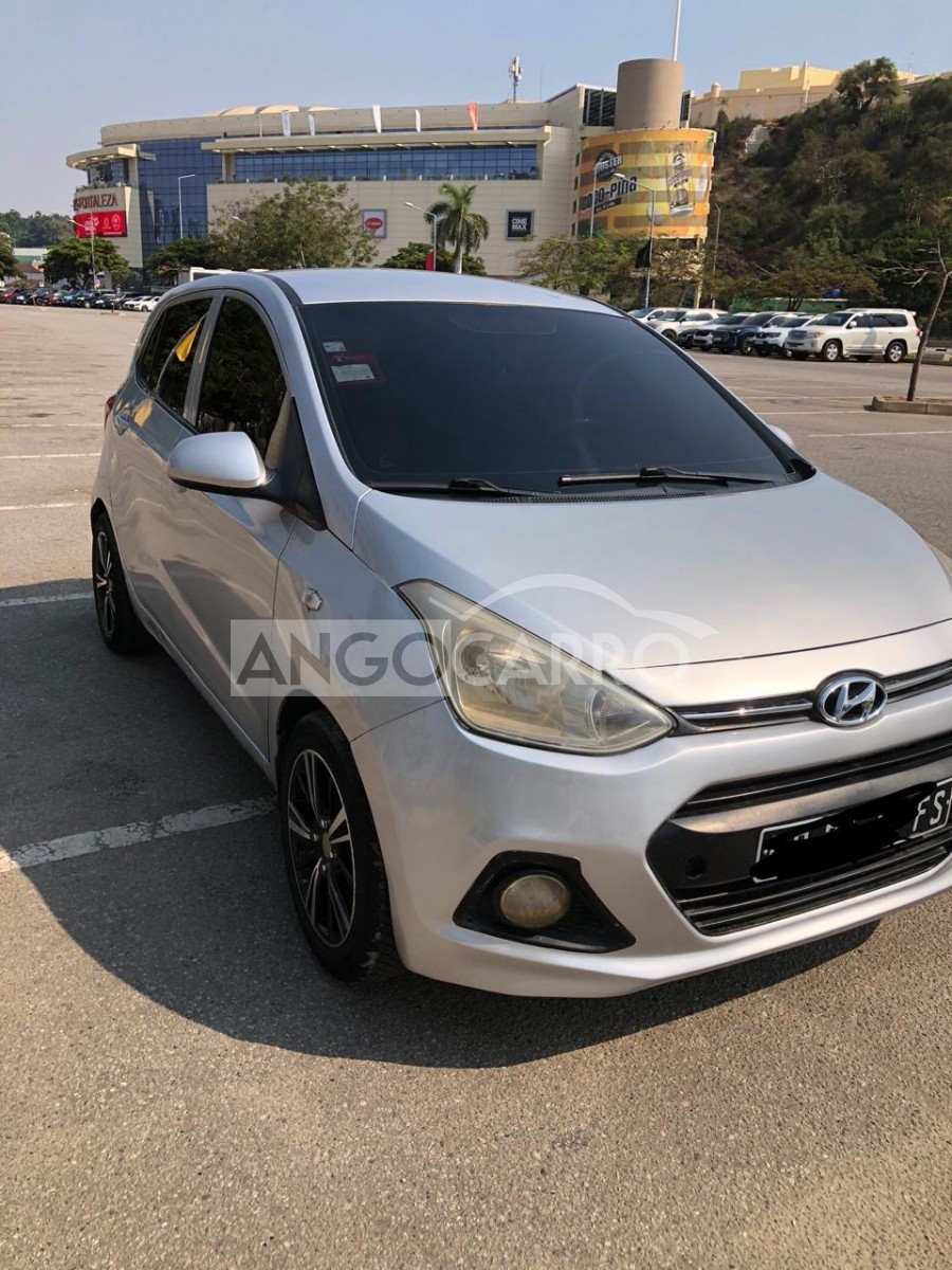 Hyundai Grand i10 2015 (Gasolina) - Angocarro