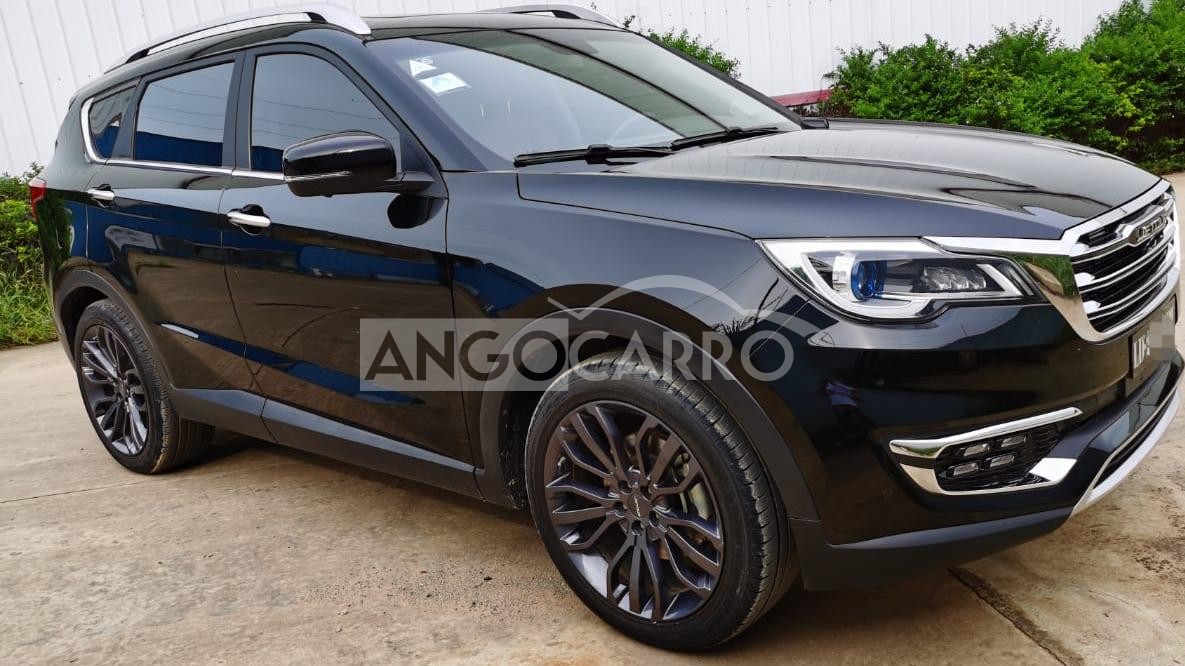 Автомобиль jetour x70