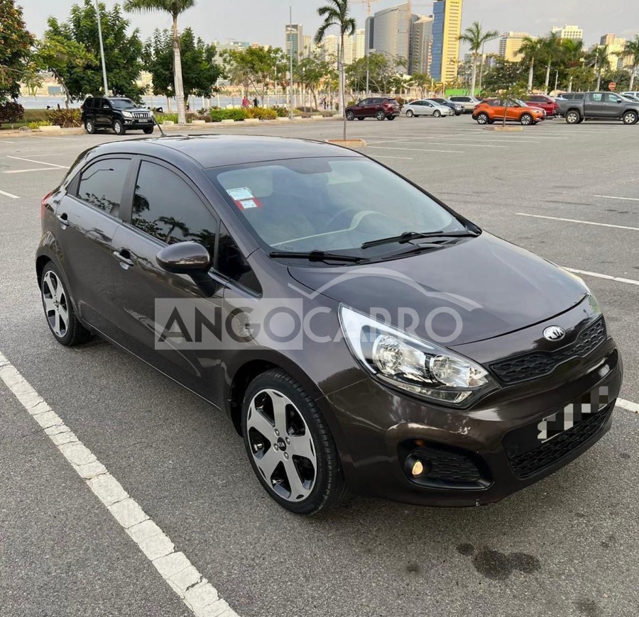 Kia Rio 2013 (Gasolina) Angocarro