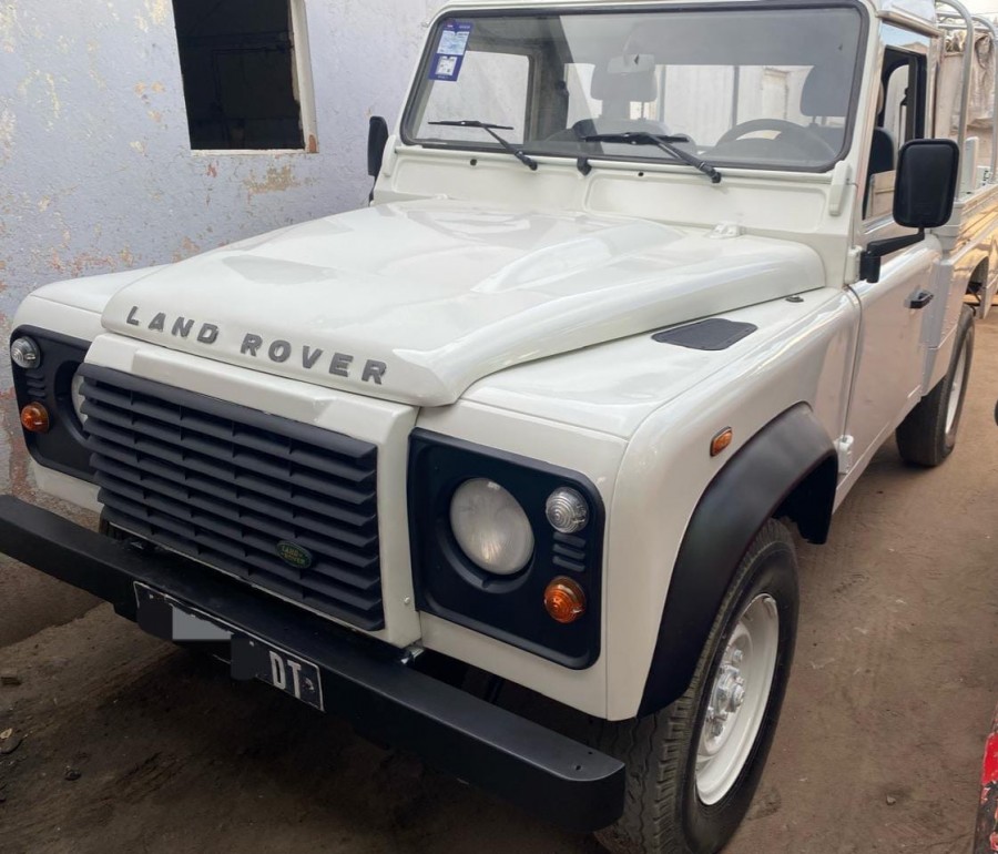 Land-Rover Defender 1012 (Diesel) - Angocarro