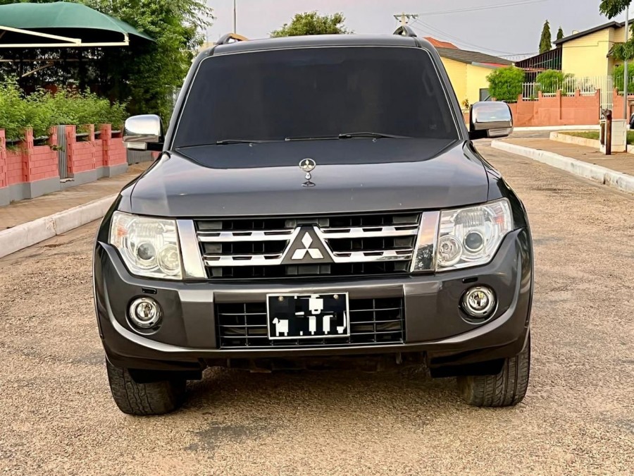 Mitsubishi Pajero 2015 (Gasolina) - Angocarro