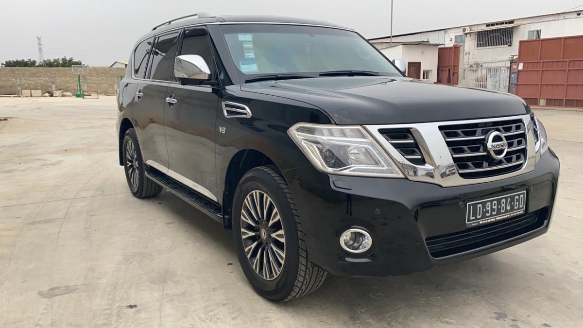 Nissan v8 внедорожник