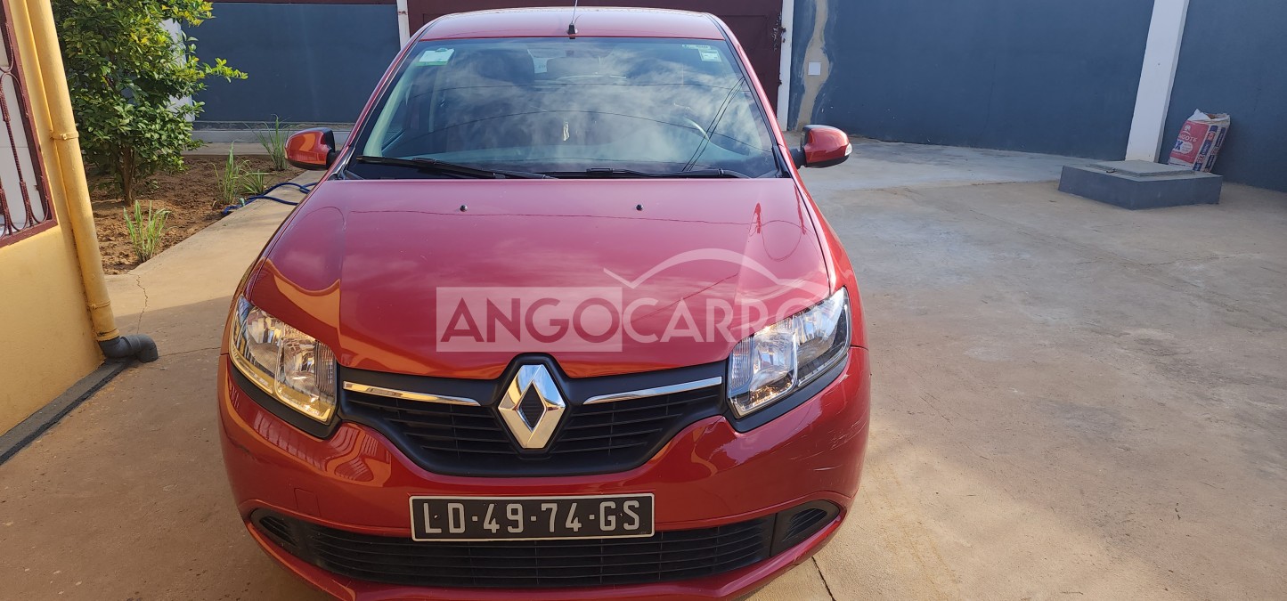 Renault Sandero 2015 (Gasolina) - Angocarro