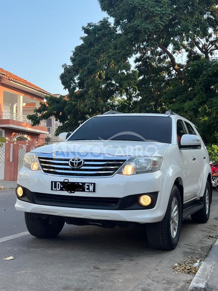 Toyota Fortuner 2013 (Gasolina) - Angocarro