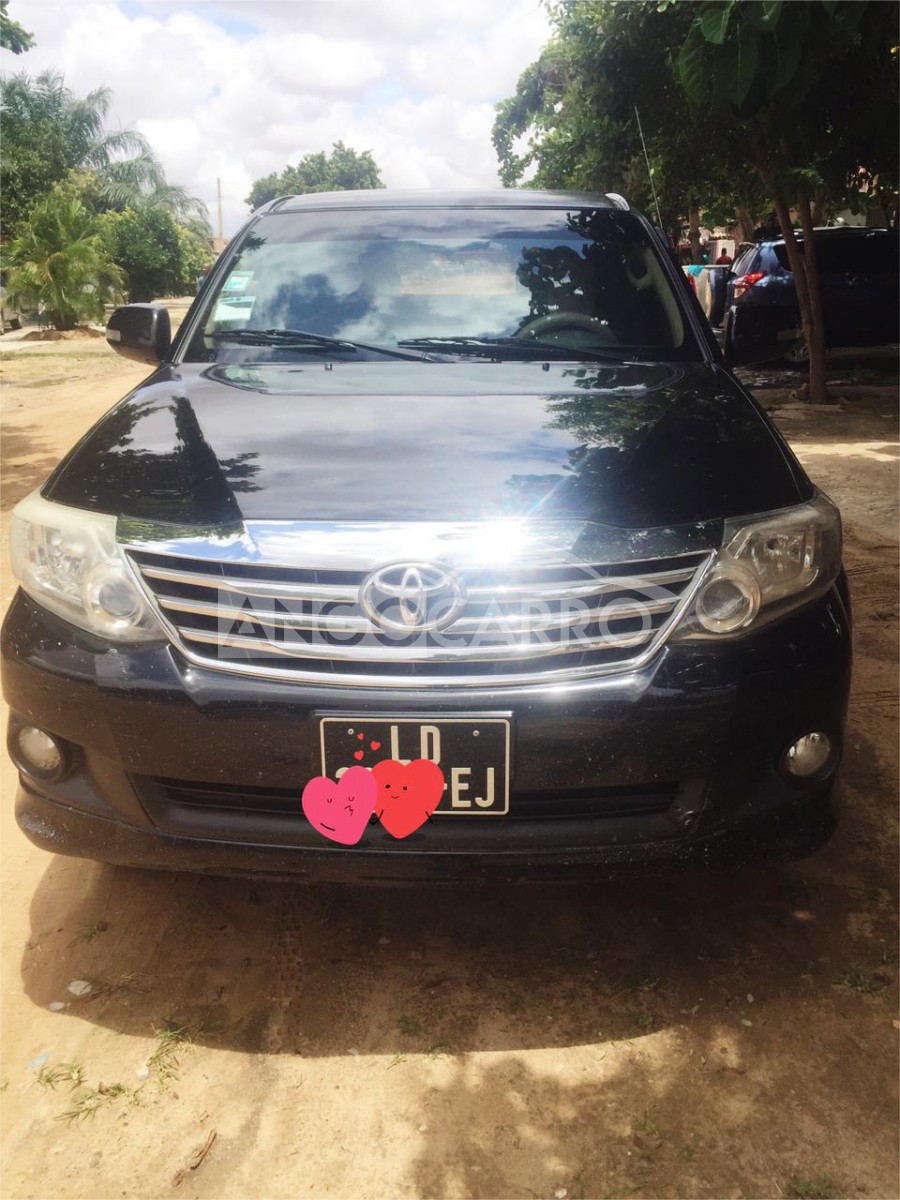 Toyota Fortuner 2013 (Gasolina) - Angocarro