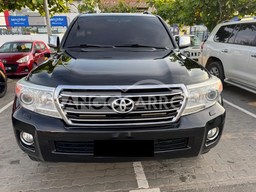 Legenda Jalanan: Mengupas Toyota Land Cruiser 2012