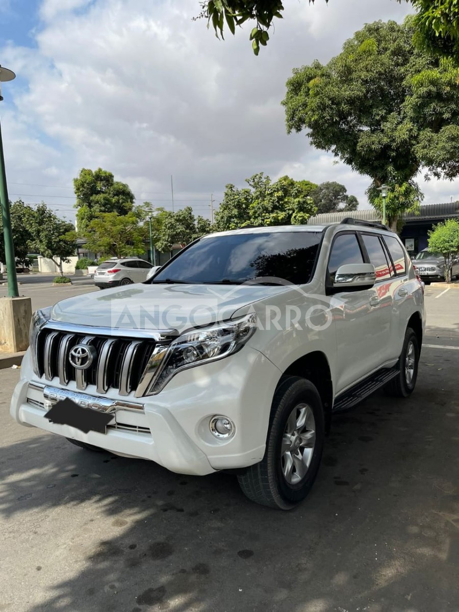 Toyota Land Cruiser Prado 2014 (Gasolina) - Angocarro