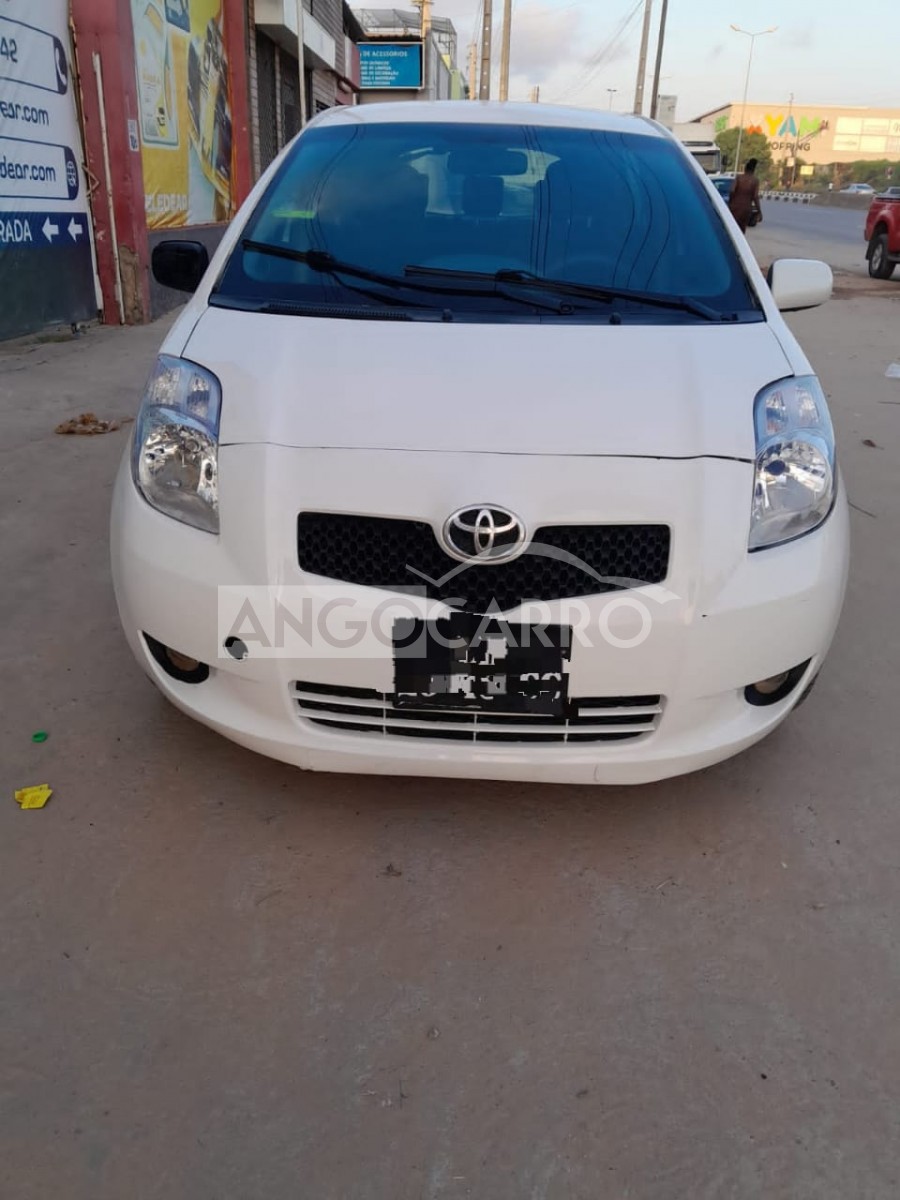 Toyota Yaris 2010 (Gasolina) - Angocarro
