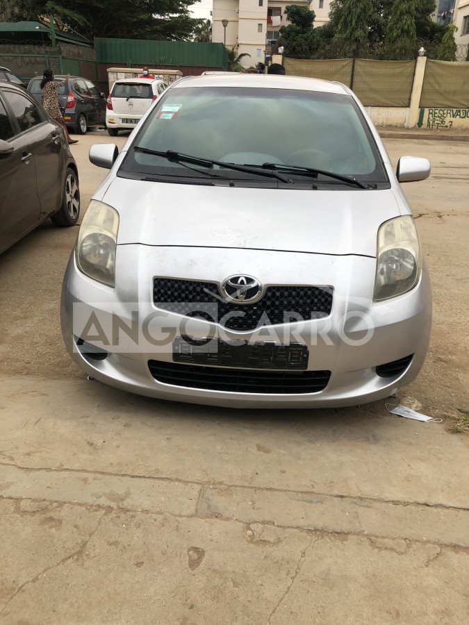 Toyota Yaris 2010 (Gasolina) - Angocarro
