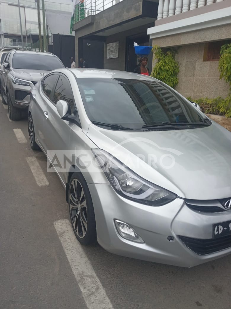 Hyundai Elantra 2013 (Gasolina) Angocarro